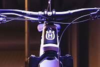 E-Bike mit Aufschrift Husqvarna