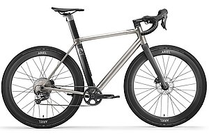 Ariel Dash Titan E-Gravelbike mit wenig Gewicht. Silber farbenes Gravelbike.