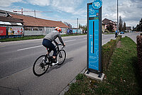 Astra lanciert Roadmap Velo. Rennvelofahrer auf einer Strasse. 