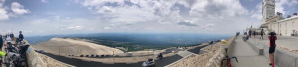 Panoramablick vom Gipfel des Mont Ventoux