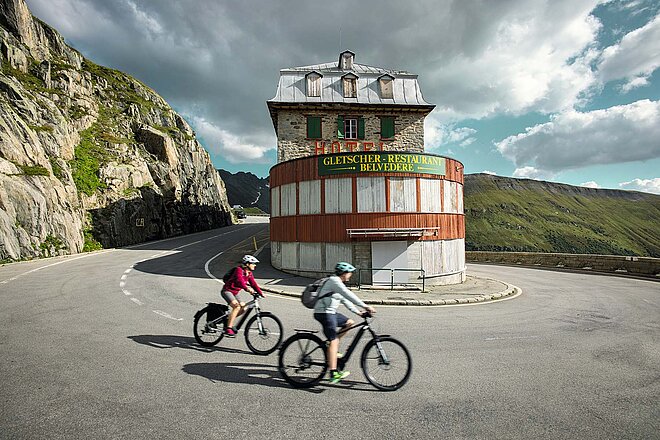 Route 1291. Die beste E-Bike Tour der Schweiz. Hotel Belvedere Furkapass.