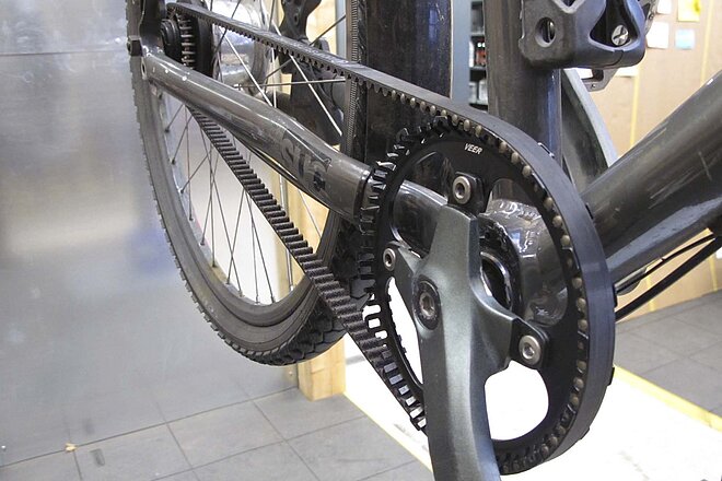 Test Veer Split Belt Umbau. Fahrrad mit Zahnriemen.