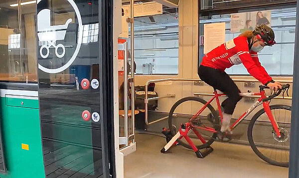 Auf der Rolle fährt man günstiger Tram, Aprilscherz der BVB Basel