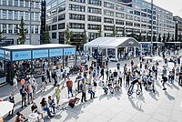 Stände am Velofestival Cycle Week in Zürich. Am Wettbewerb von Velojournal gibt es viele Preise zu gewinnen.