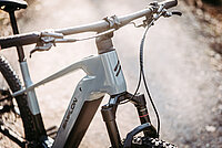 Ein E-Mountainbike mit der Aufschrift Simplon.