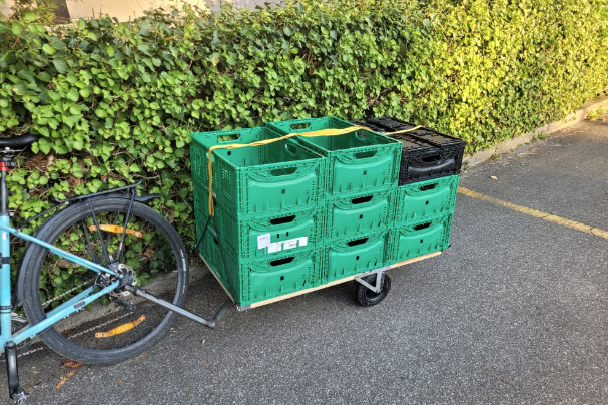 Der Selbstbau-Anhhänger wurde von Vélorution entwickelt.