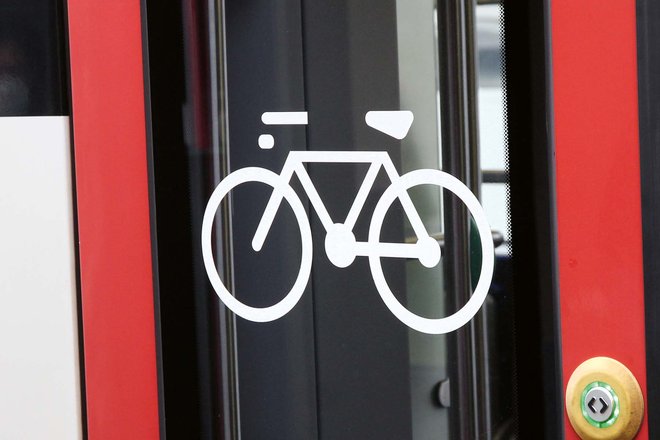 Fahrradsignet auf Zugtüre