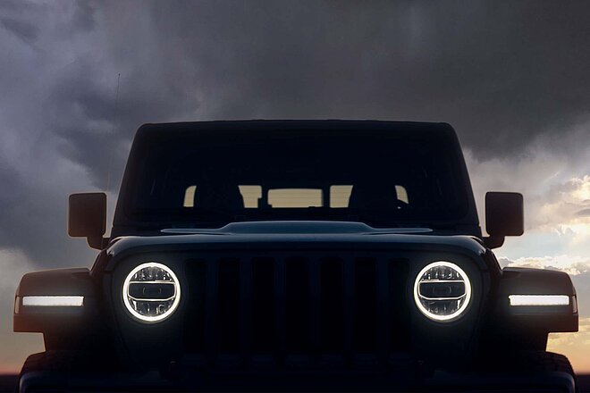 Der Kampf um Zürichs Strassenraum erreicht neue Dimensionen. Schwarzer Geländewagen