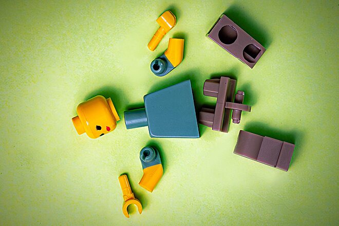 Legomännchen in Einzelteilen, Unfalldarstellung