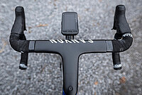 Vorbau-Lenker-Einheit eines Rennvelos mit Fahrradcomputer