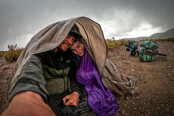 Ferry Weikert und Alina Mayerhofer auf Bikepacking-Reise.