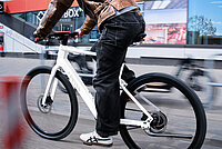 Schlanker, urbaner E-Flitzer mit «Hub Line»-Antrieb.