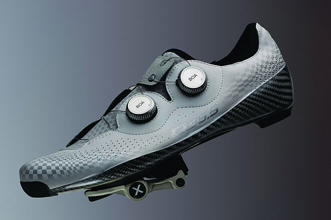 Schuh- und Pedal-Combo von Q36.6 und SRM.