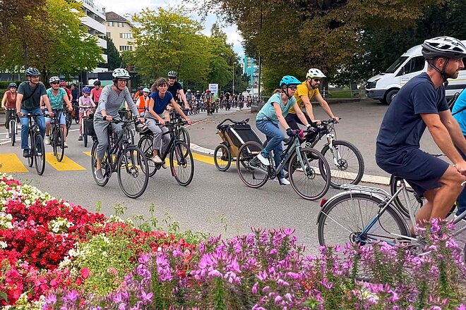 Eine Gruppe von Radfahrern.