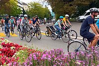 Eine Gruppe von Radfahrern.