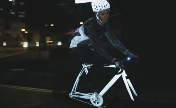 Velosprays bringen dein Velo im Dunkeln zum Leuchten