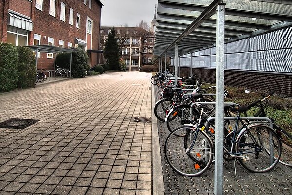 Fahrradunterstände als Alternative zu Auto-Parkplätzen werden möglich.