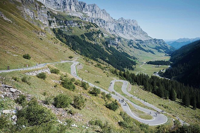 Passstrasse in den Bergen