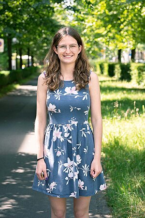 Julia Küng ist Co-Präsidentin und Vizepräsidentin der Jungen Grünen. 