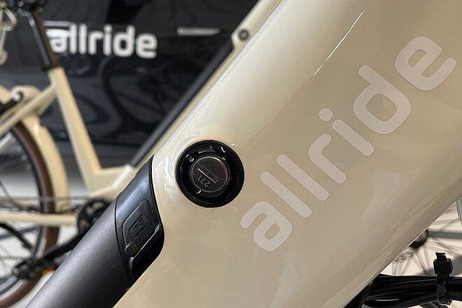 Amag und Tier Mobility lancierten «Mobility as a Service»-Angebot. Velorahmen mit Allride Schriftzug