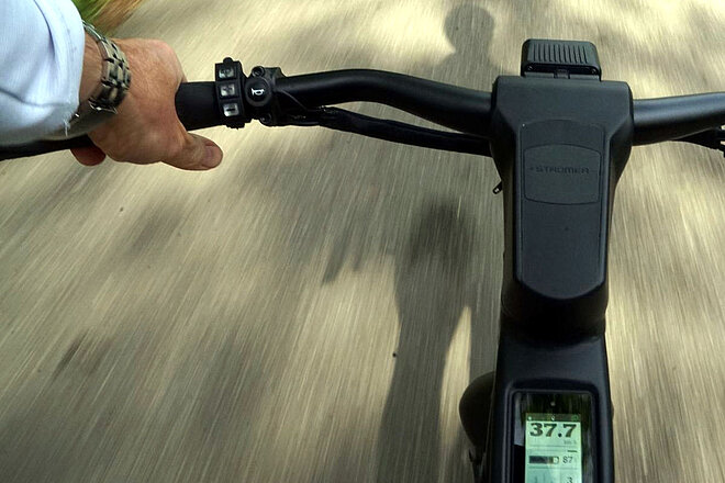 Tachopflicht für schnelle E-Bikes in der Schweiz. Speed Pedelec von Stromer.