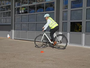 Auf dem Slalomparcours zeigte sich das Zusammenspiel  von Unterstützung, Gangwahl und Geometrie der E-Bikes.