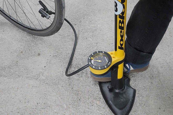 Wie hoch der optimale Reifendruck ist, hängt von vielen verschiedenen Faktoren ab.