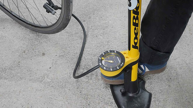 Wie hoch der optimale Reifendruck ist, hängt von vielen verschiedenen Faktoren ab.