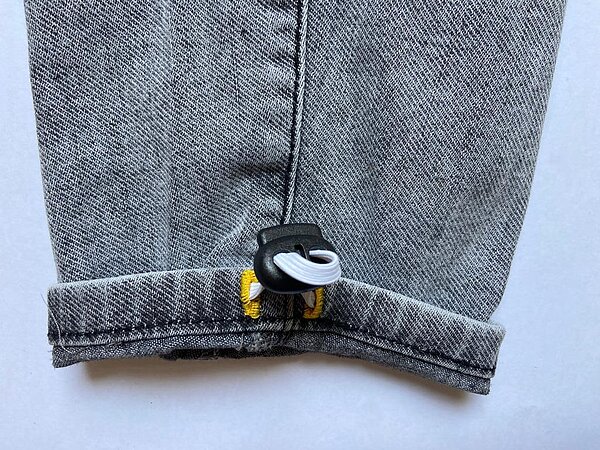 Anleitung für Kordeldurchzug mit Kordelstopper an einer Jeanshose