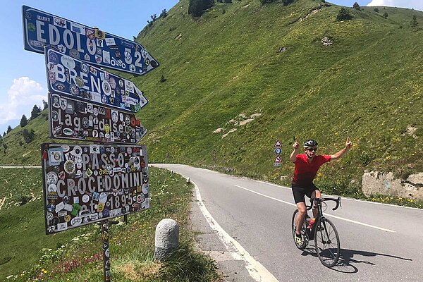 Ein Mann auf dem Rennvelo.