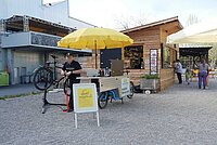 Auf dem Lastenvelo wird die Werkstatt in die Quartiere transportiert.