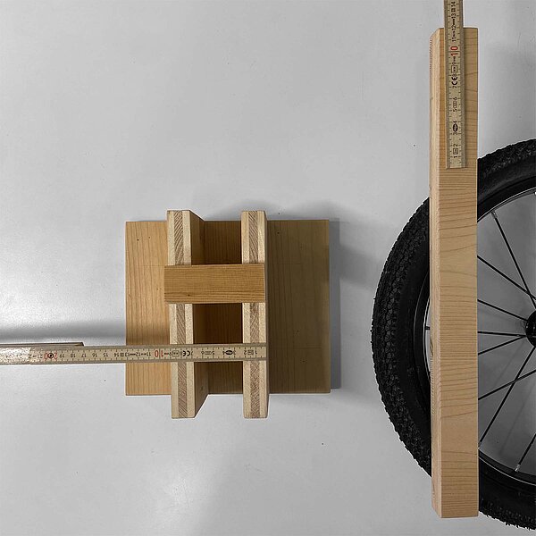 Klappständer für Kindervelos.