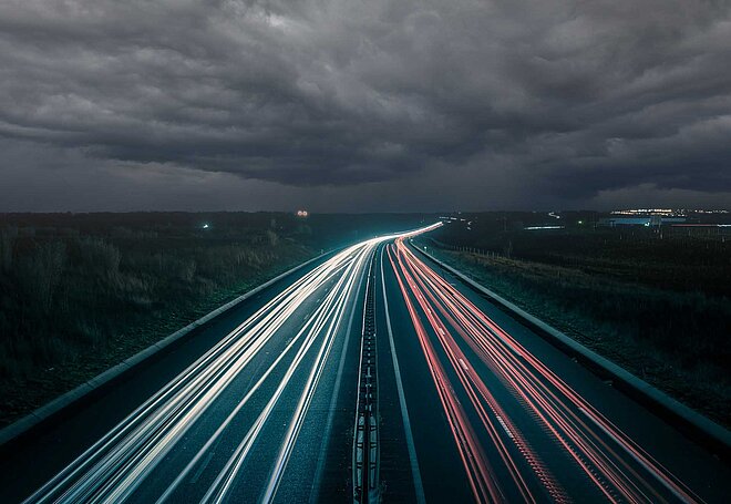 Wer Strassen säht, wird Verkehr ernten. Mehr Autobahnen anstatt mehr Velobahnen in der Schweiz.