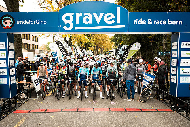 Start zum «Gravel Race» in Bern.