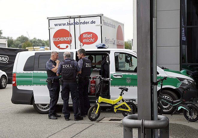 Polnischer Zoll beschlagnahmt China E-Bikes.