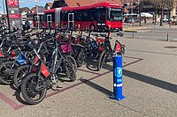 In Köniz gibt es ab öffentliche Velopumpen