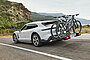 Porsche mit Heckveloträger und Bikes
