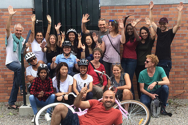 Friends On Bikes bietet Velokurse für Erwachsene an.