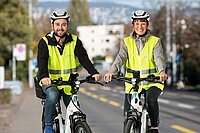 Spitex Mitarbeitende unterwegs mit dem E-Bikes.