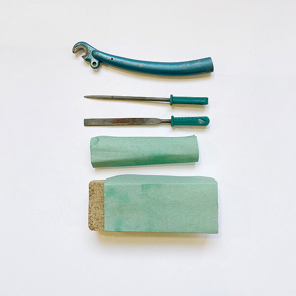 DIY Velogabel Flaschenöffner wird geschliffen