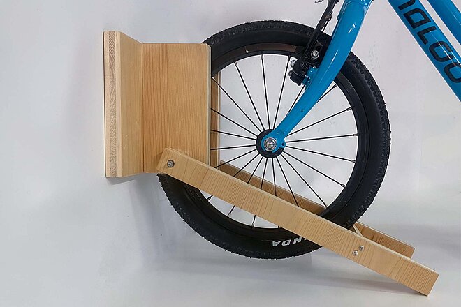 DIY Klappständer für Kindervelo.