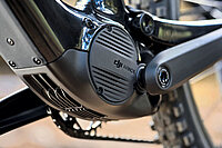 DJI Avinox E-Mountainbike Motor mit viel Drehmoment. 