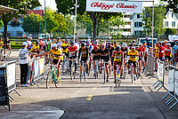 Velofahrer am Start eines Rennens