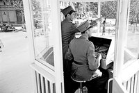 1950 wurde auch am Bellevue in Zürich eine Ampel aufgestellt, die von einem Verkehrspolizisten betreut werden musste.