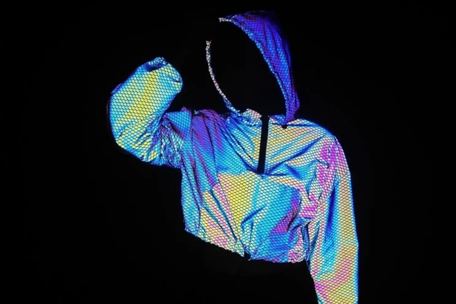 Reflektierende Damen Regenjacke. Cropped.