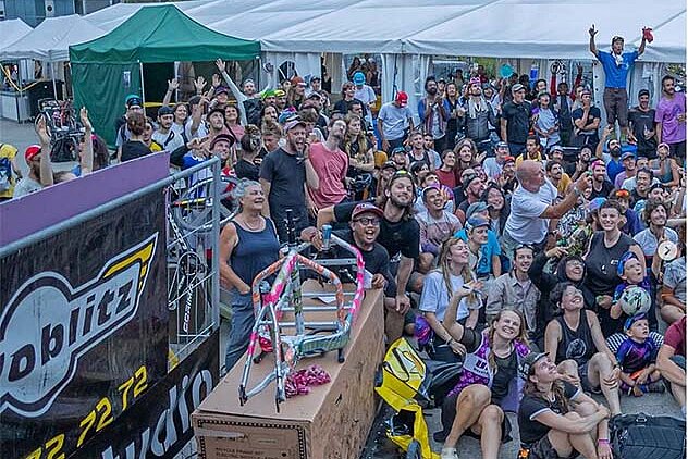 Aus über 100 Städten in der ganzen Welt sind Velokuriere an die Meisterschaft angereist.