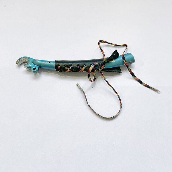 DIY Flaschenöffner aus Fahrradteil mit Leder