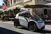 Liegevelo mit vier Rädern und Vollverschalung.