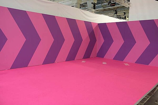 Rechtsstreit zwischen Stromer und Opium. Leerer Messestand an der Eurobike. 