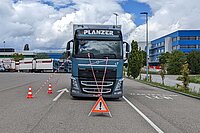 Trotz technischer Fortschritte ist der Tote Winkel für Velofahrende eine grosse Gefahr. 